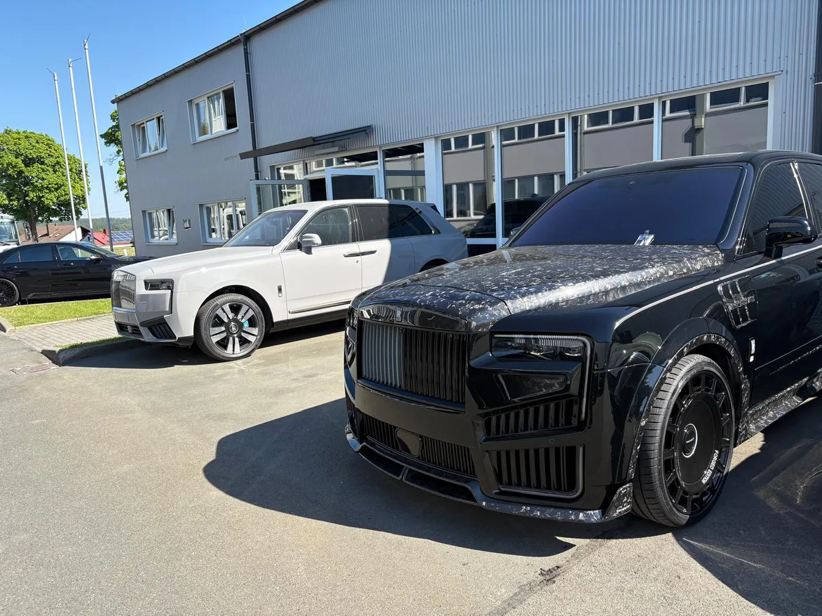 Rolls-Royce Black Badge and Cullinan at a vehicle collection