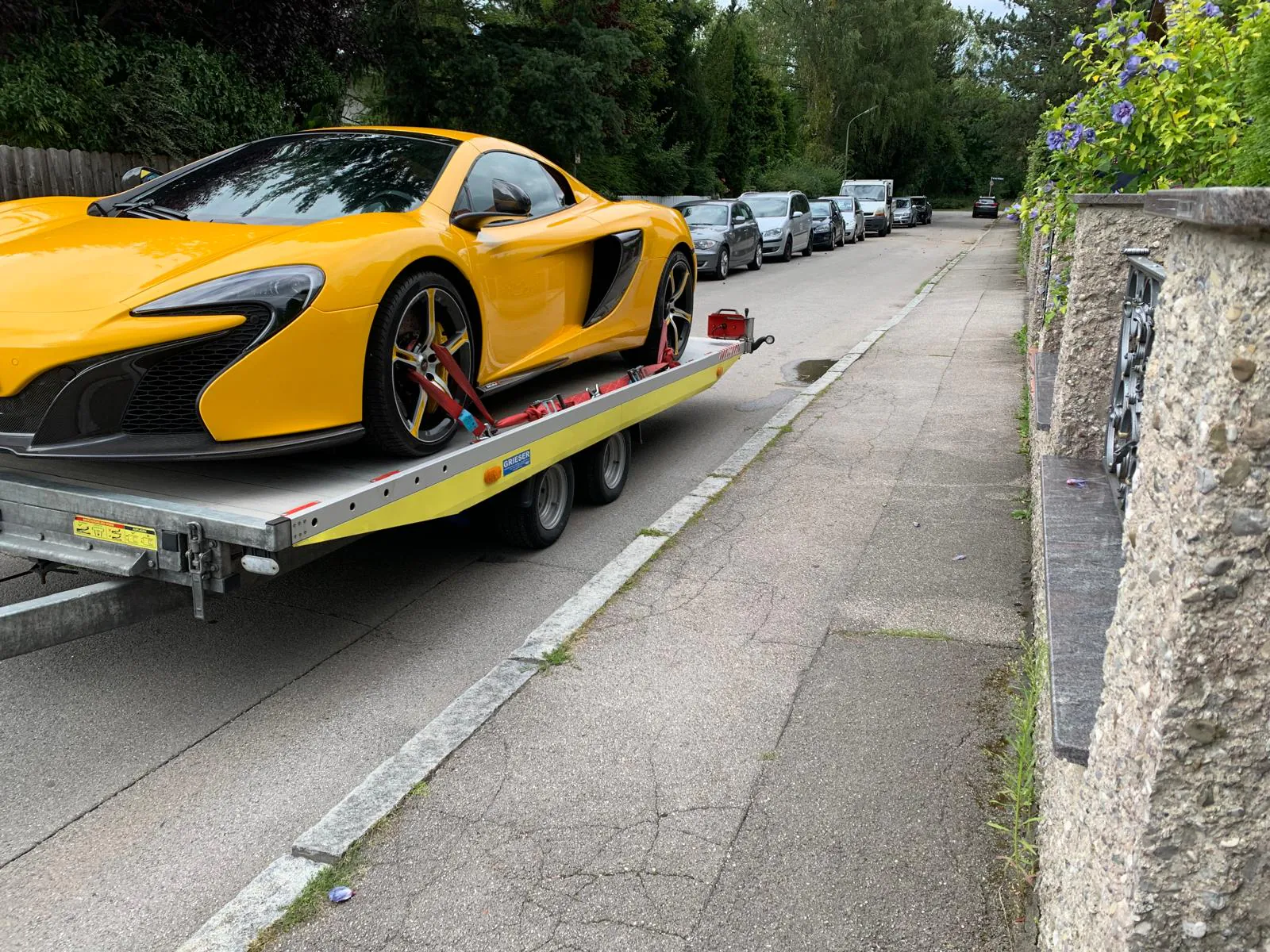 Premium vehicle during transport by PV Autotransporte